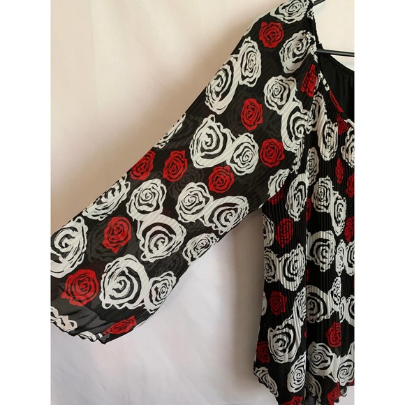 Signature Larry Levine Large Black/Red/White Rose Print Stretchy Lined Top - Picture 2 of 6